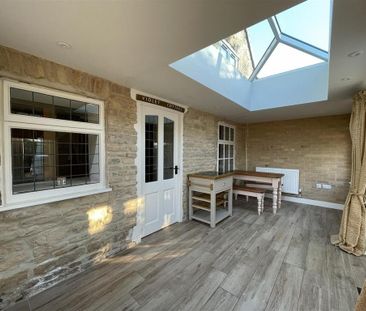 2 bedroom semi-detached house to rent - Photo 3