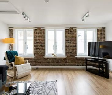 Studio Flat, Old Compton Street, W1D - Photo 2