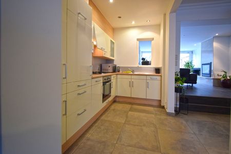KARAKTERVOLLE WONING MET STADSTUIN - Photo 3