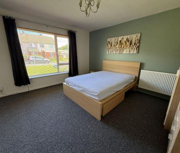 4 bedroom semi-detached house to rent - Photo 2