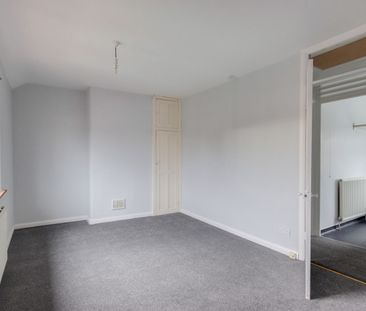 2 Bedroom - Photo 4