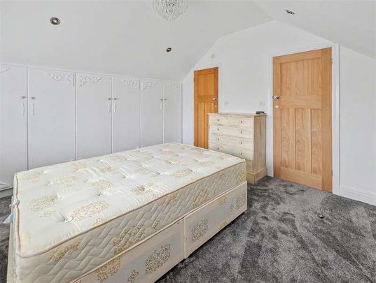 Station Road, Leigh On Sea, Essex, SS9 - Photo 1