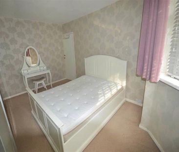 3 Bedroom Semi Detached To Let - Photo 4