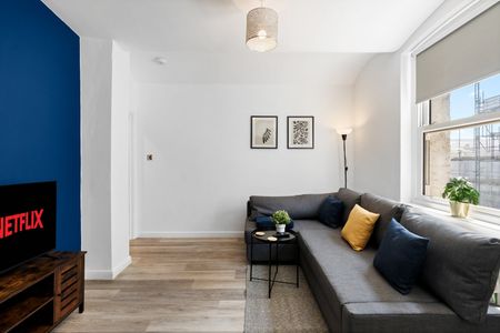 1 Bed Flat, Short Term Lets, BN1 - Photo 2