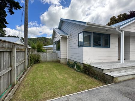 3-Bedroom Home in Lower Hutt! - Photo 3