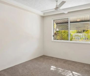 Stylishly Two Bedroom Renovated Apartment in the Heart of Southport - Photo 3