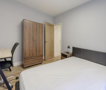 2 Bedroom Apartment, Dickins House, Bloomsbury, WC1N - Photo 2