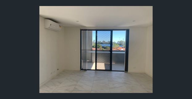 Beautiful & Conveniently located - Photo 1