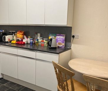 Room in a Shared Flat, Old Shoreham Road, BN3 - Photo 4