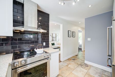 For Lease - 44 Davidson Road, Aurora, Ontario - Photo 2