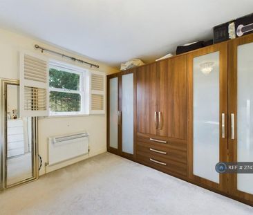 4 bedroom terraced house to rent - Photo 3