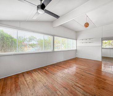 4 Ocean Street, Lake Illawarra, NSW 2528 - Photo 5