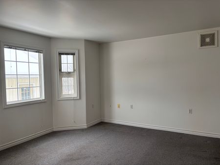 2-780 Progress Ave, Kingston, ON K7M 9E4 - Photo 5