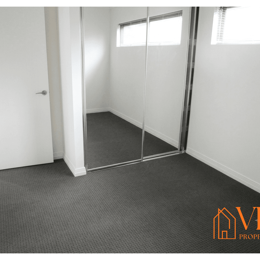 Modern 3-Bedroom Family Home - Photo 1