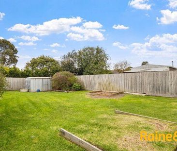 8 Harrison Drive, Cranbourne, VIC 3977 - Photo 1