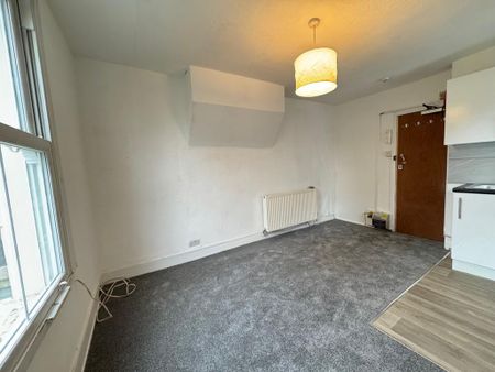 Studio to rent - Photo 2