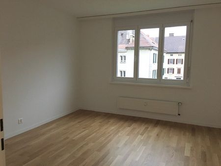 Appartement de 4 pièces situé au 1er étage - Photo 4