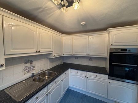 3 bedroom terraced house to rent - Photo 5