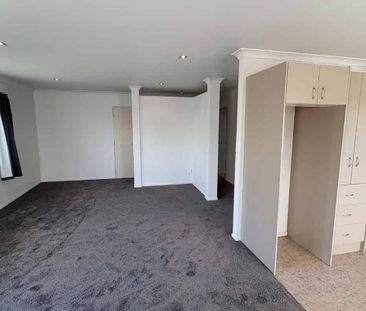 Freshly Painted Two Bedroom Home - Photo 5