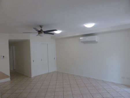 Modern 2 bedroom and close to the city! - Photo 3