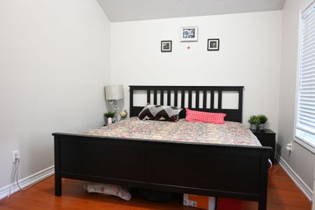 For Lease - 39 Harbourtown Crescent, Brampton, Ontario - Photo 4