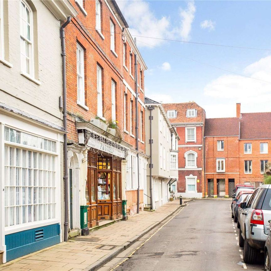 Townhouse in the heart of Kingsgate Village. - Photo 1
