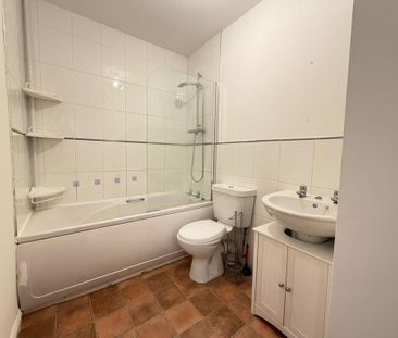 2 bedroom flat to rent - Photo 6