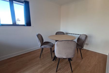 Ludlow Road, MAIDENHEAD - Photo 2