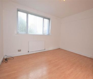 3 Bedroom Terraced Available Arranging tenancy - Photo 4