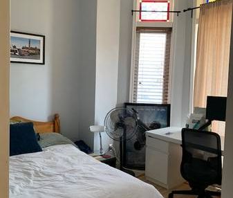 Nice 3Br apt (spadina&college) FOR RENT - Photo 2