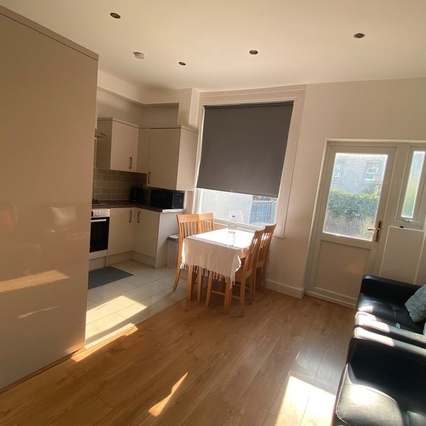 4 Bed Terraced House, Gassiot Road, SW17 - Photo 1