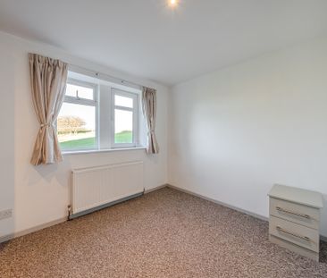 Newall Carr Road, Newall With Clifton, LS21 2HD - Photo 6