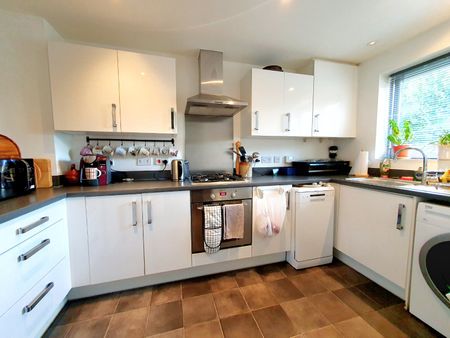 2 bedroom terraced house to rent - Photo 2