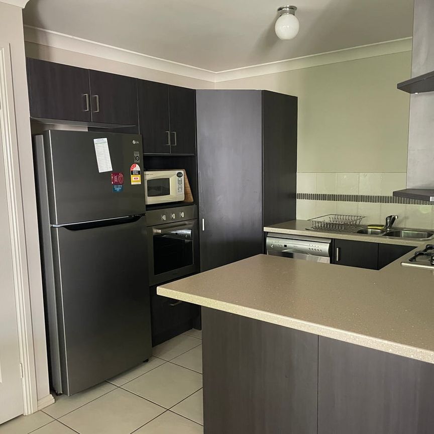 Spacious Furnished 2 Bedroom Unit - Photo 1