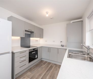 3 bedroom semi-detached house to rent - Photo 6