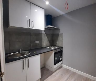 2 Bed Flat, Hither Green Lane, SE13 - Photo 5