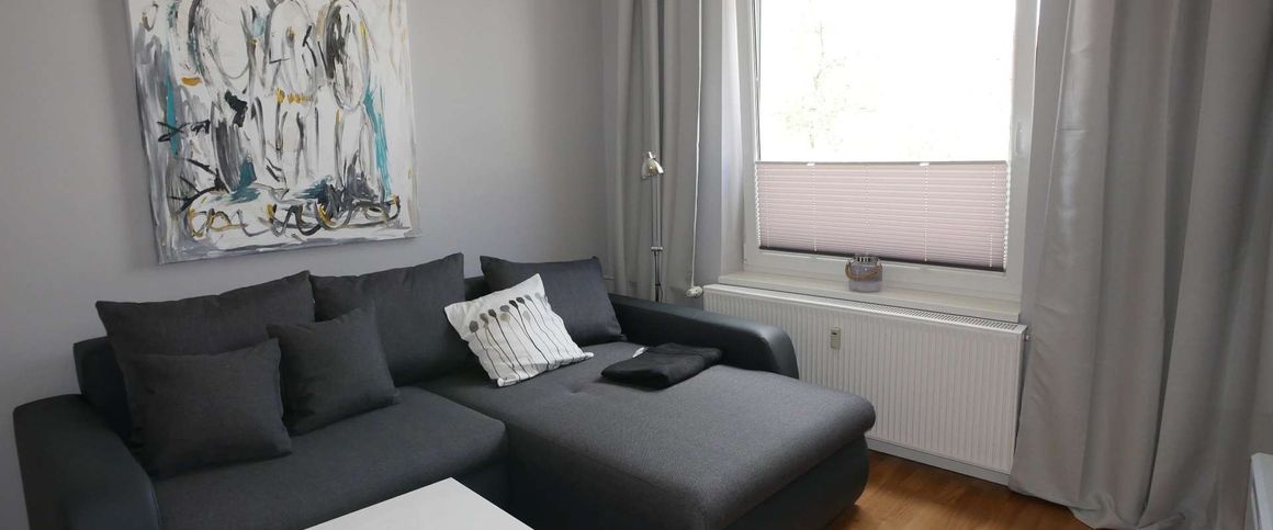 Modern möblierte Wohnung mitten in Kleefeld – mit Internet - Foto 1