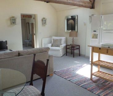 2 bedroom barn conversion to rent - Photo 1
