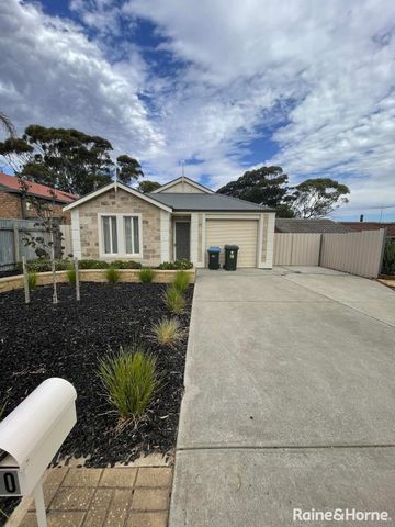 10 Elendale Avenue, Murray Bridge, SA 5253 - Photo 2