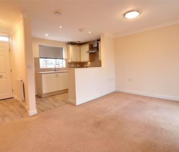 2 bedroom end of terrace house to rent - Photo 1