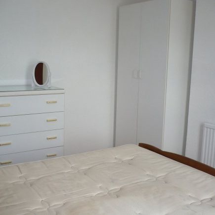 4 bed 3 storey hmo student house - Photo 1