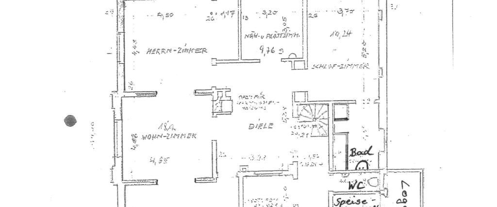 Exklusive 5-Zimmer-Wohnung in schöner Villa. Mit eigenem Gartenbereich und Garage. - Photo 1