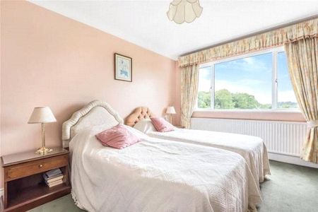 3 bedroom detached house to rent - Photo 4