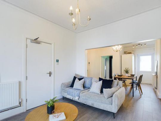 4 bedroom house to rent - Photo 1