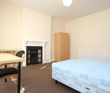 5 bedroom flat to rent - Photo 3