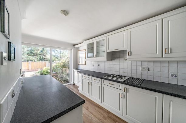 3 bedroom semi-detached house to rent - Photo 1