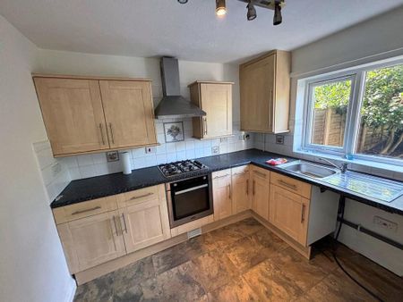 2 bedroom terraced house to rent - Photo 2