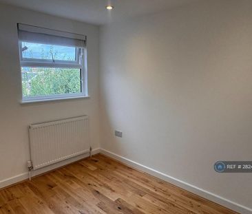 5 bedroom end of terrace house to rent - Photo 5