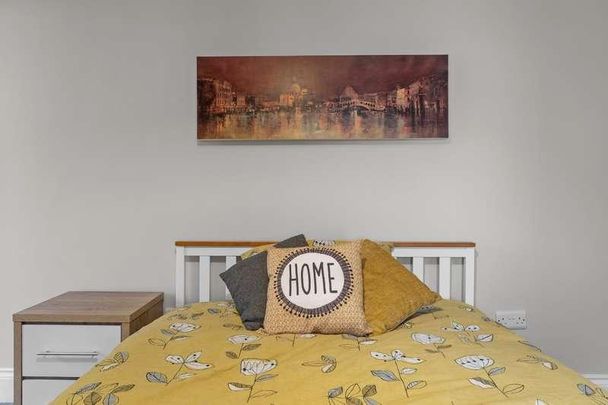 College Road, Keyham, Plymouth, PL2 - Photo 1