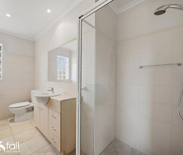 Modern Home With Water Views - Photo 6